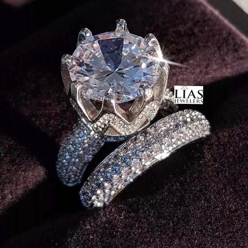 New 18k white gold wedding ring set